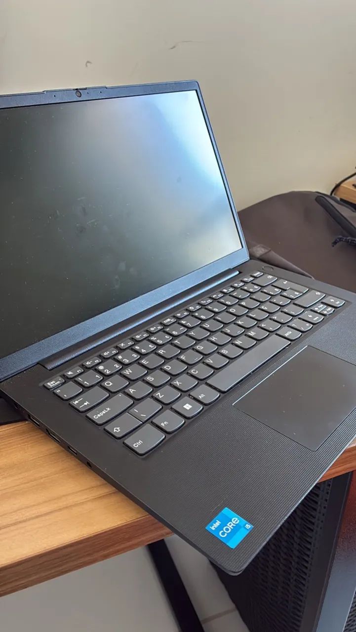 Notebook Lenovo V14 - Foto 2
