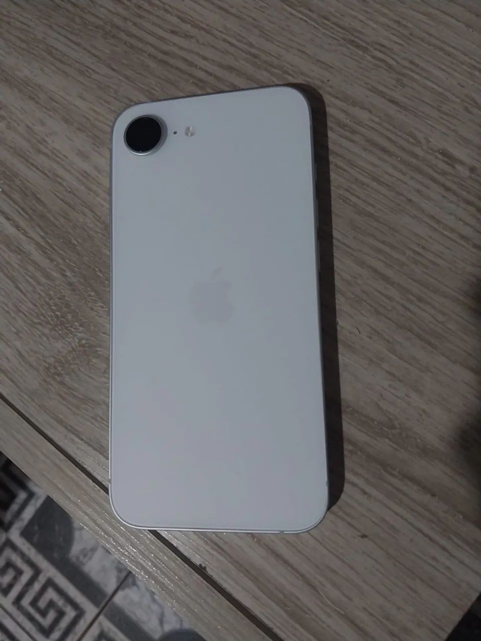 iPhone 16e  - Foto 2