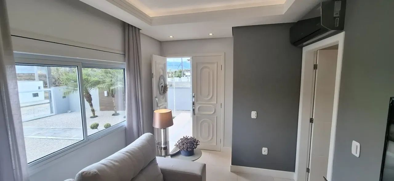 Casa com 3 dormitórios sendo 1 suíte e 5 vagas de garagem em Santo Amaro da Imperatriz/SC - Foto 2