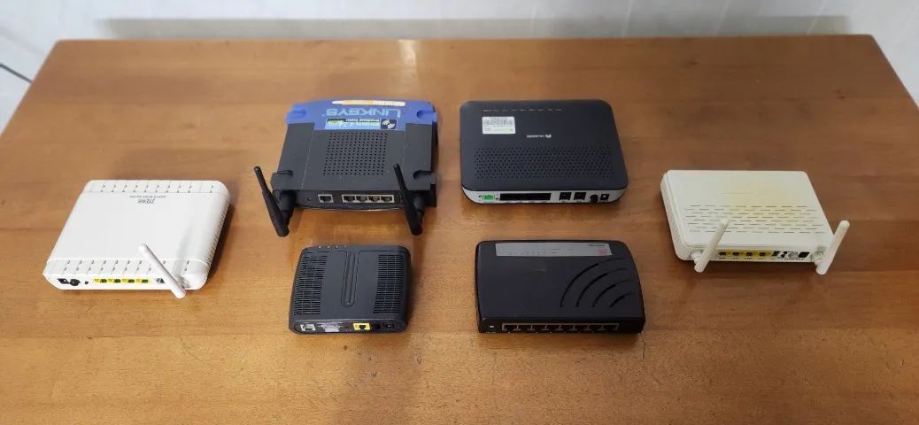 Lote com 4 Roteadores, 1 Modems e 1 Switches Antigos - Foto 2