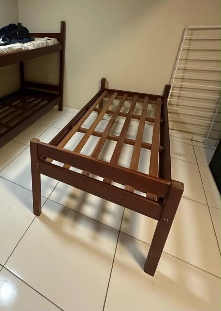 Cama de solteiro em madeira Jatobá 