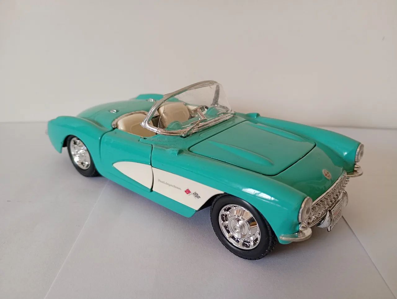 Maisto - Miniatura Chevrolet Corvette Com Detalhes  - Foto 5