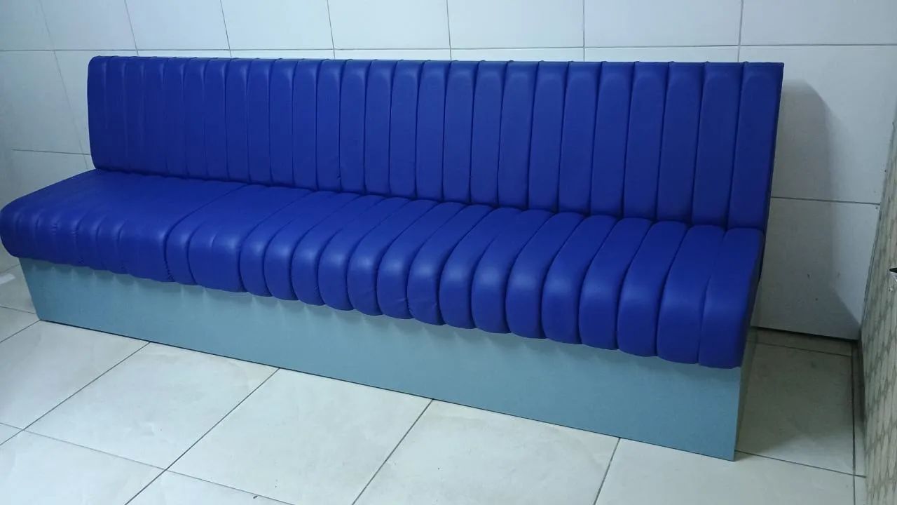 Sofá em Estofado com Base em MDF | Moderno, Resistente e Confortável - Foto 3