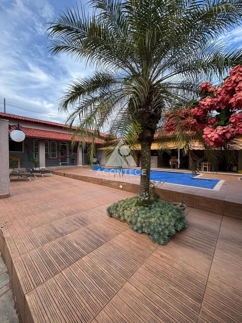 Casa Térrea + 3 Suítes + Com Laje + Lazer com Piscina! Morada Colonial, Nova Colina, Sobra