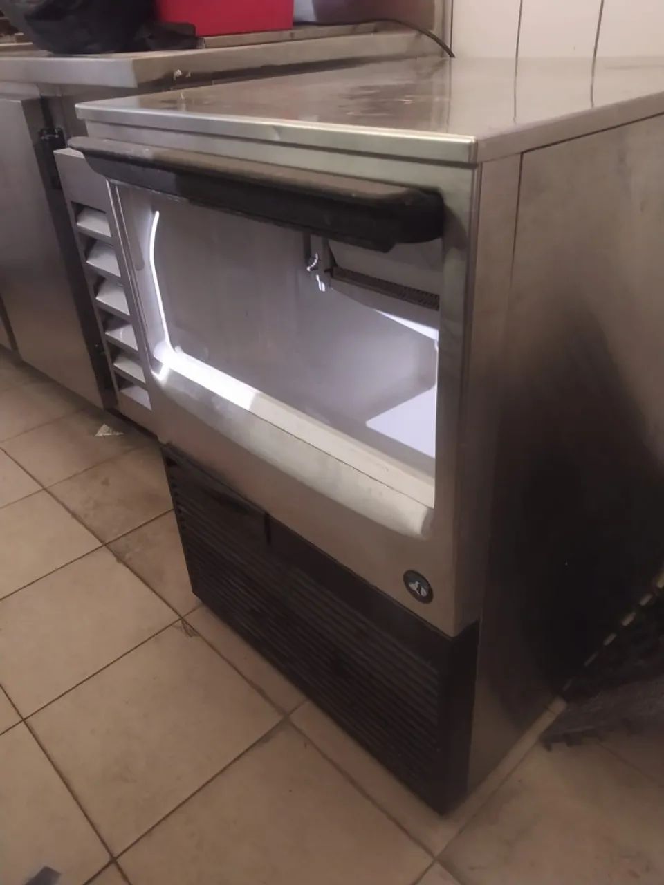 Maquina gelo everest 75A