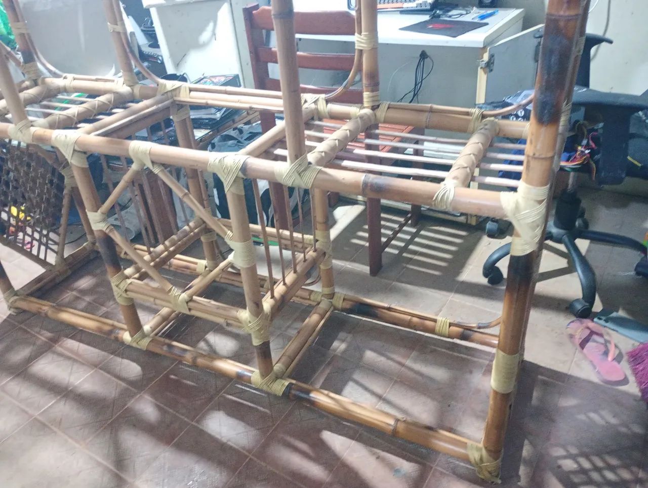Estante em bambu 