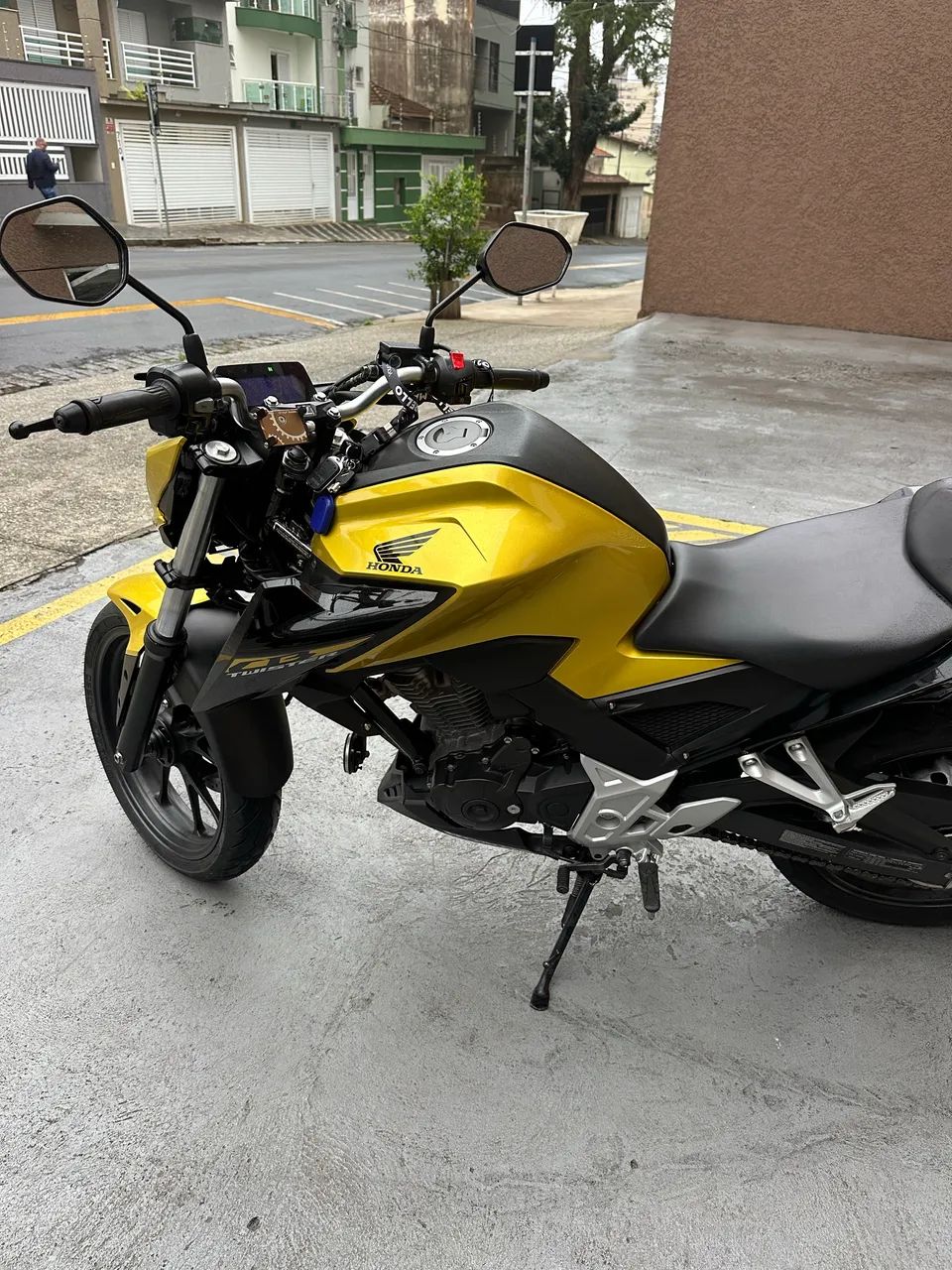 CB 300F - 2023 (Dourada)  - Foto 3