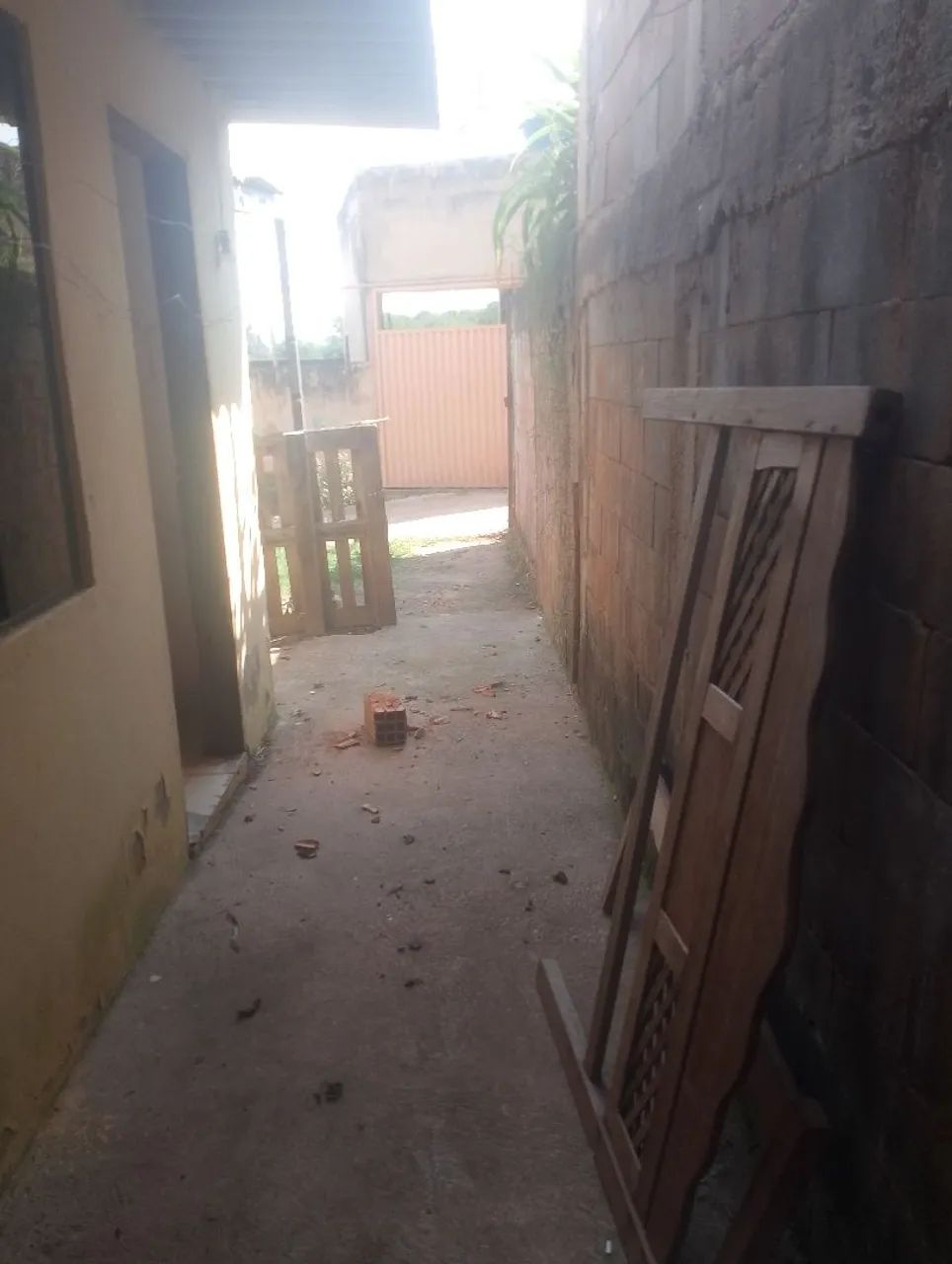 Vendesse lote já com uma casa  - Foto 3