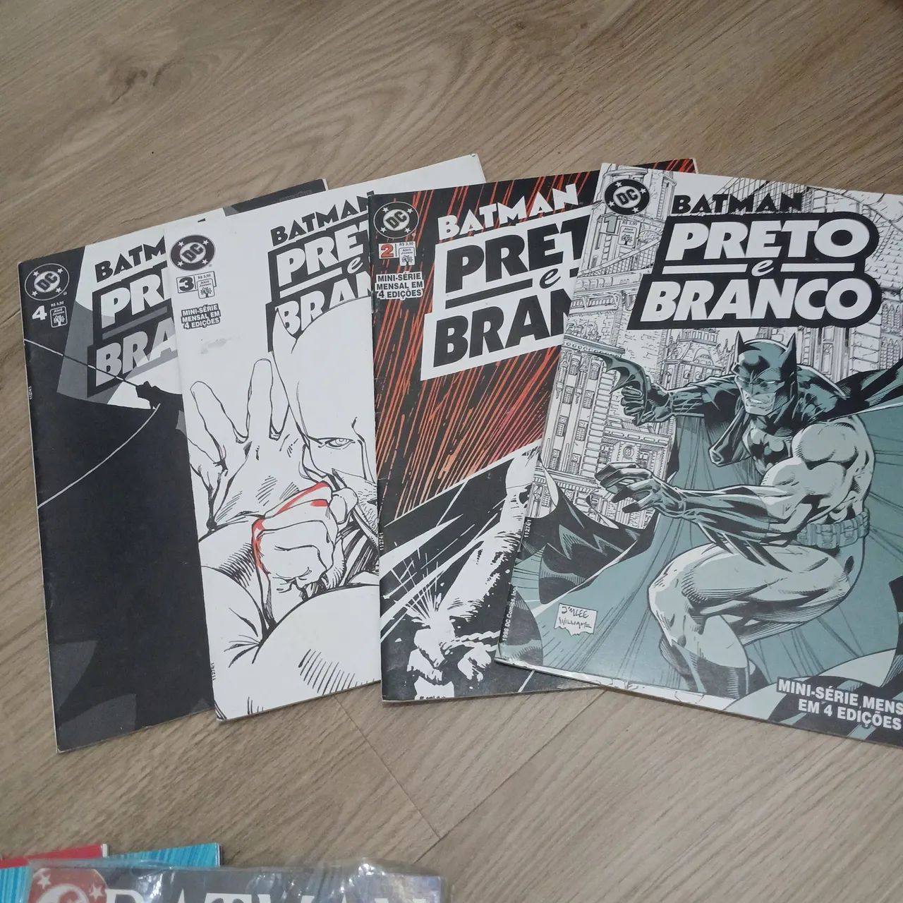 Lote diversas hqs marvel e Dc - Foto 2