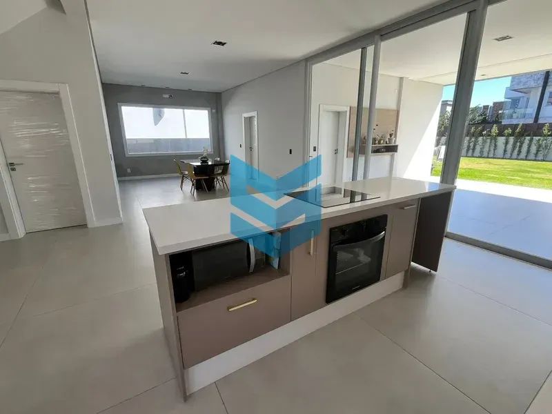 Casa com 4 suítes e 4 vagas de garagem - Campeche, Florianópolis/SC - Foto 5