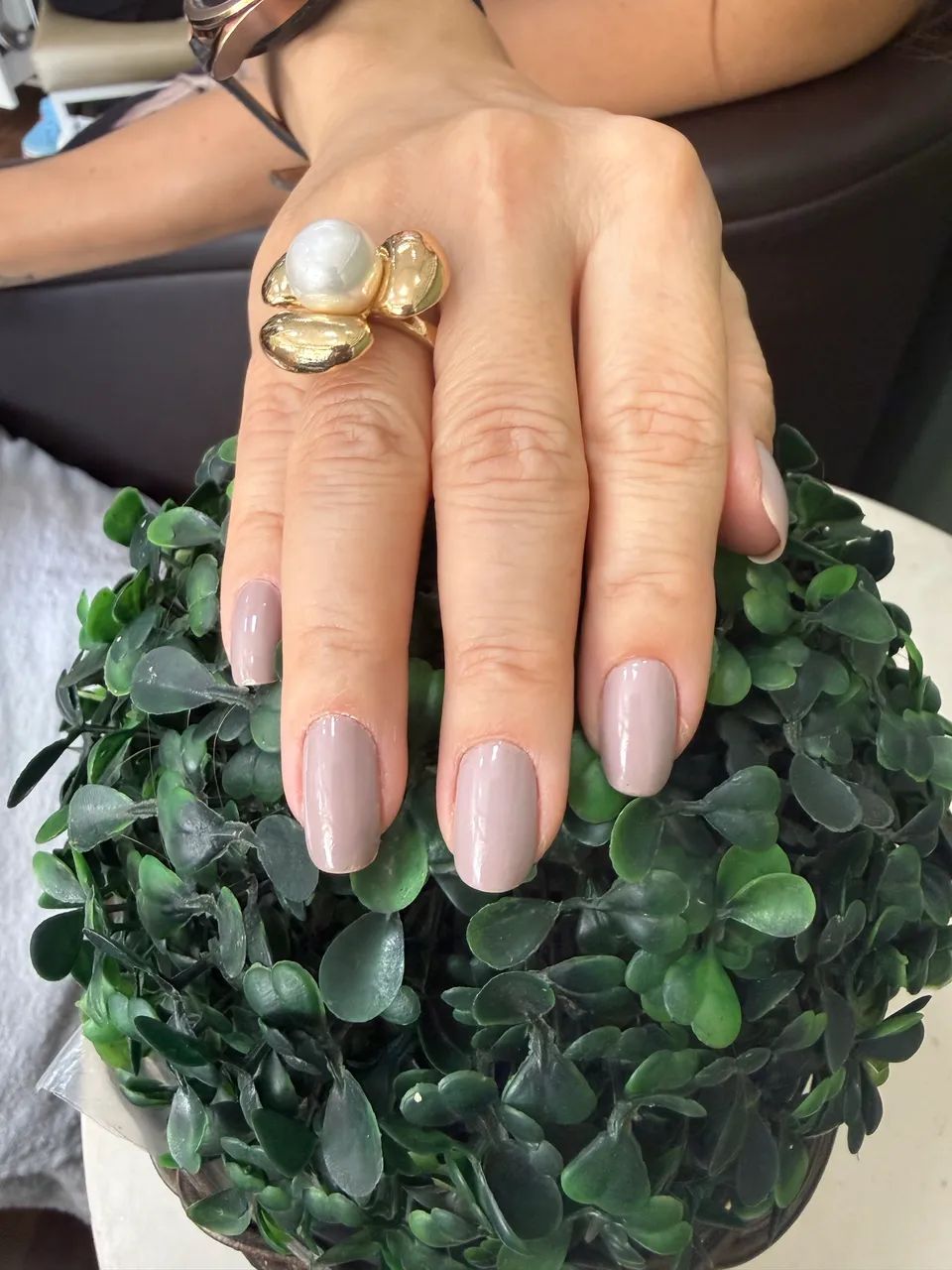Contrata se Manicure