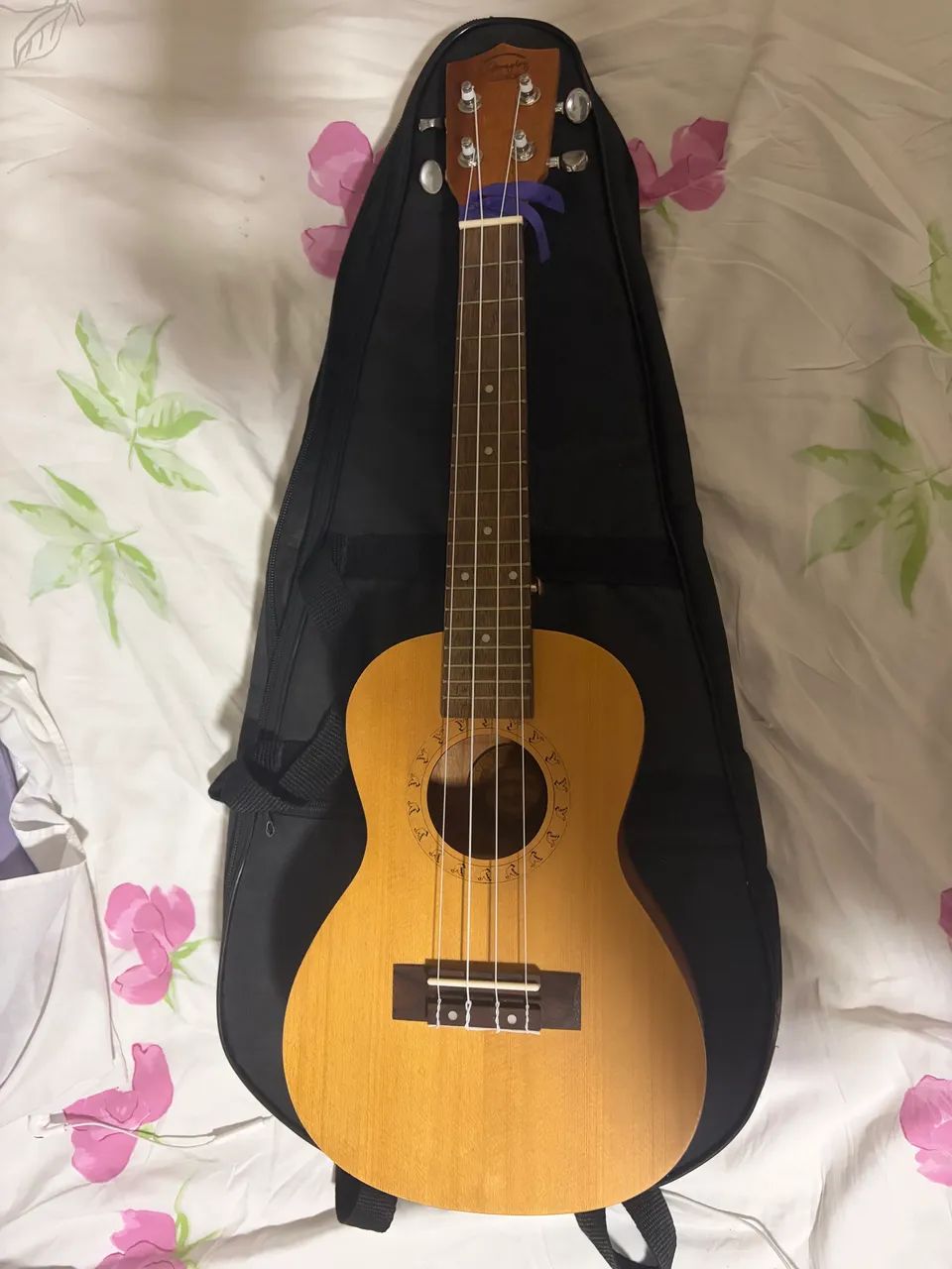 Ukulele Gonzalez luthier - Foto 3