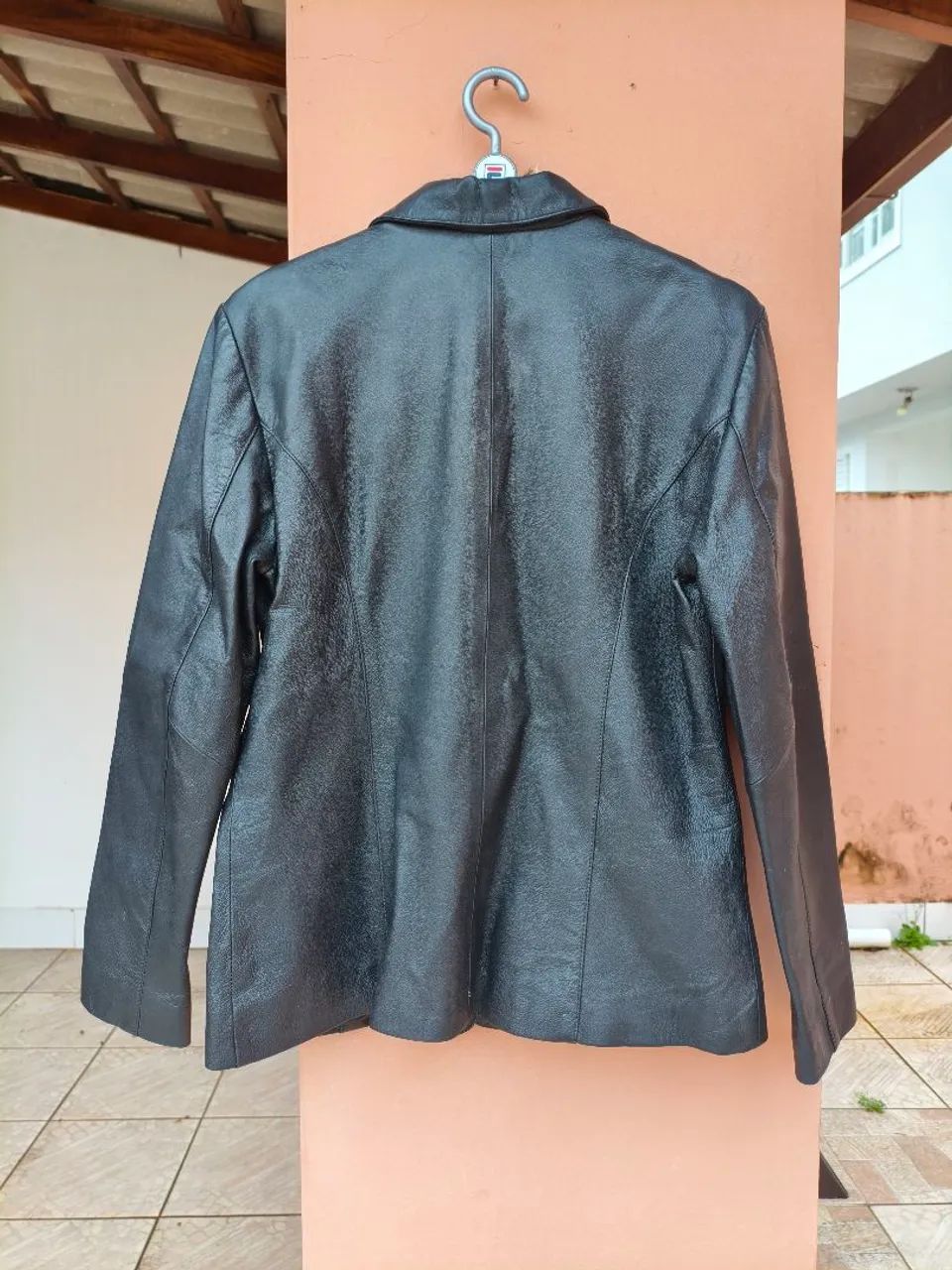 Jaqueta Blazer de couro legítimo preta feminina Tam M - Foto 4