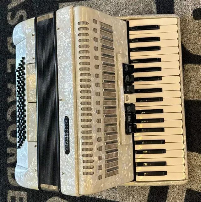 ACORDEON 80 BAIXOS NOVO - Foto 5