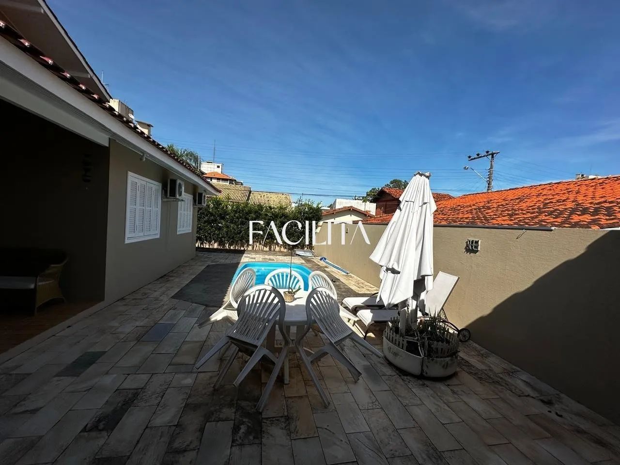Casa com 3 quartos no bairro Cachoeira do Bom Jesus, Florianópolis