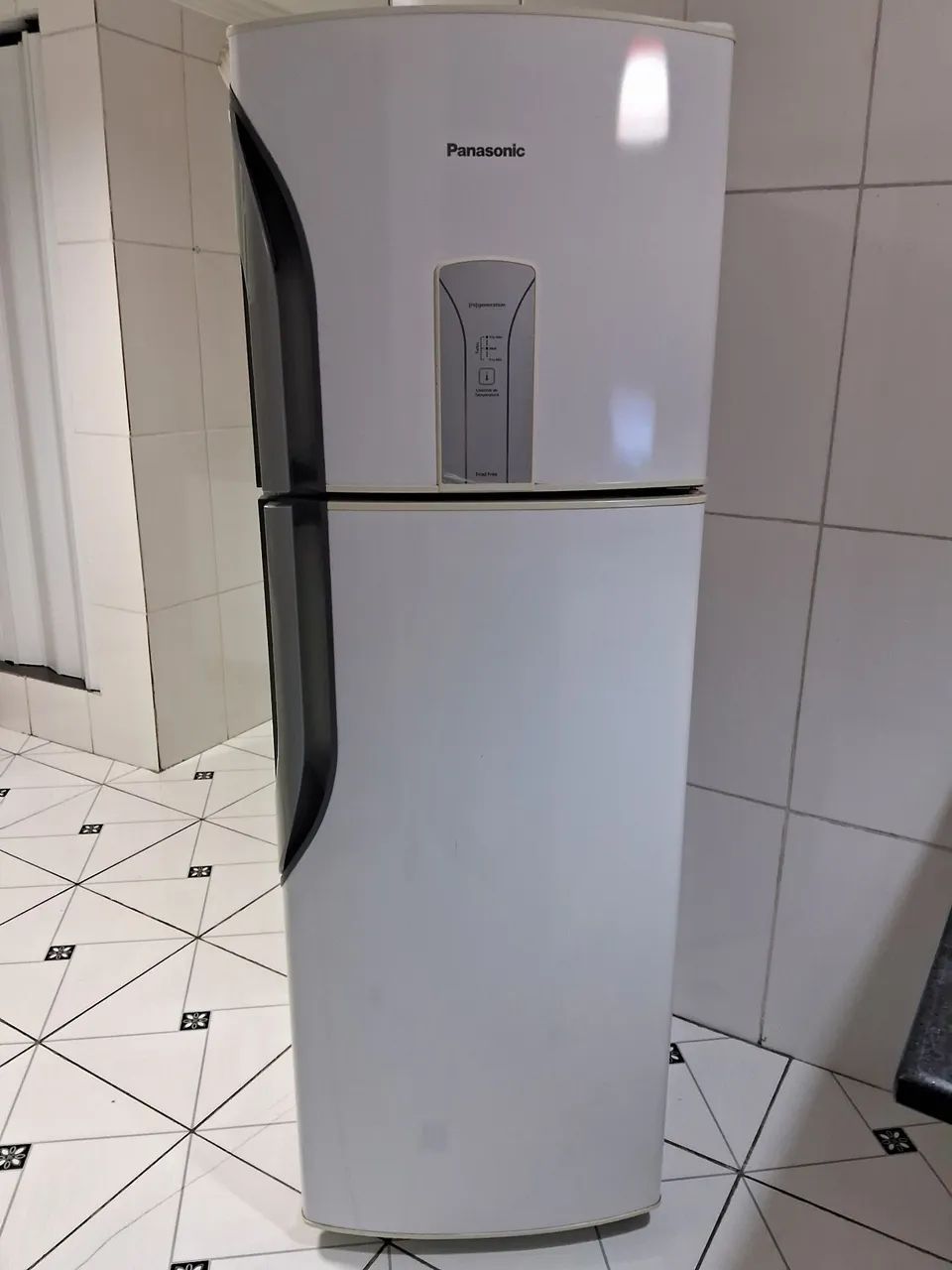 Geladeira Panasonic 387 litros 
