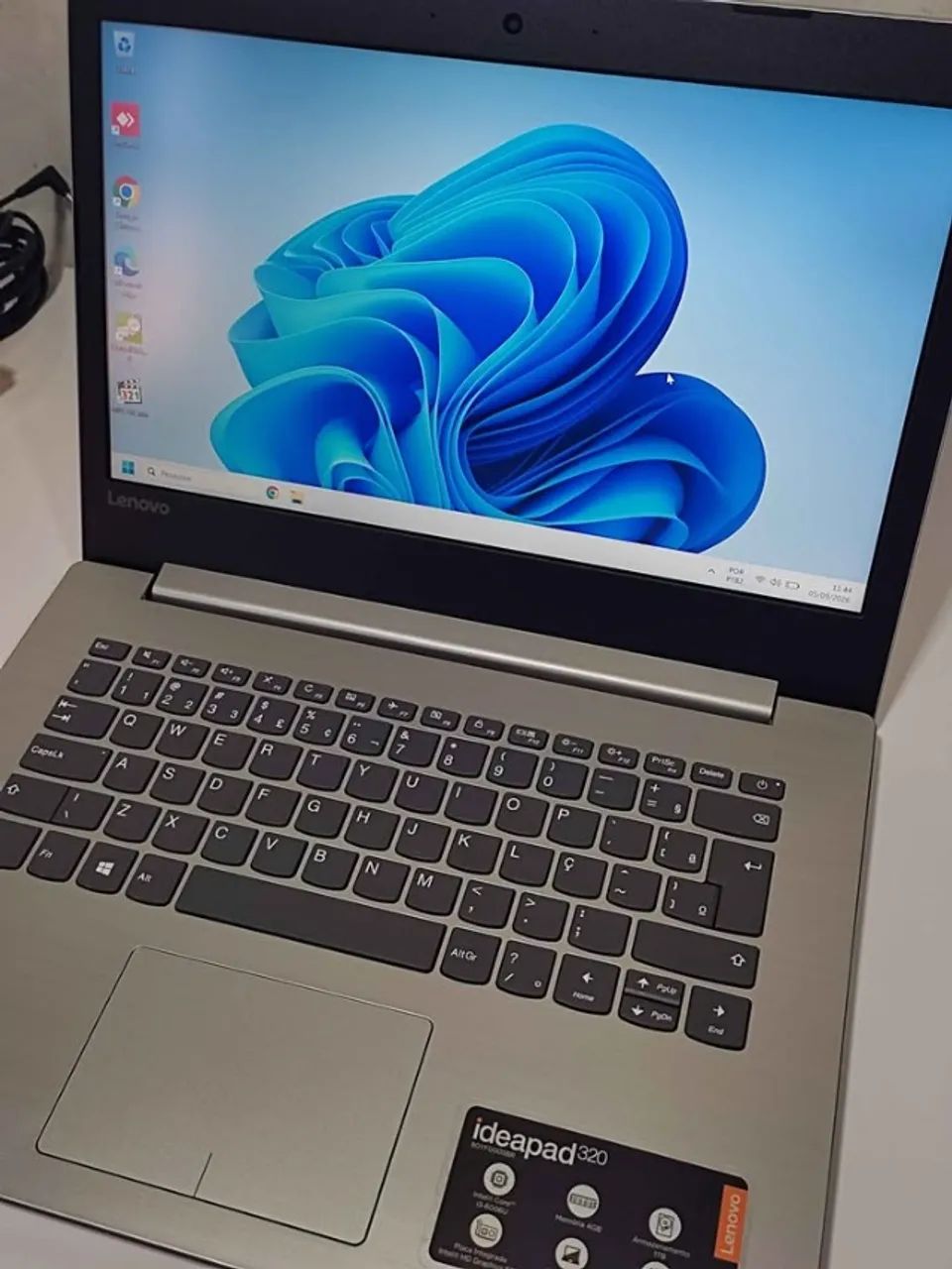 Notebook Lenovo, i3 6006u, 4gb DDR4, SSD 120gb, 14 polegadas, Win 11 (Muito conservado)