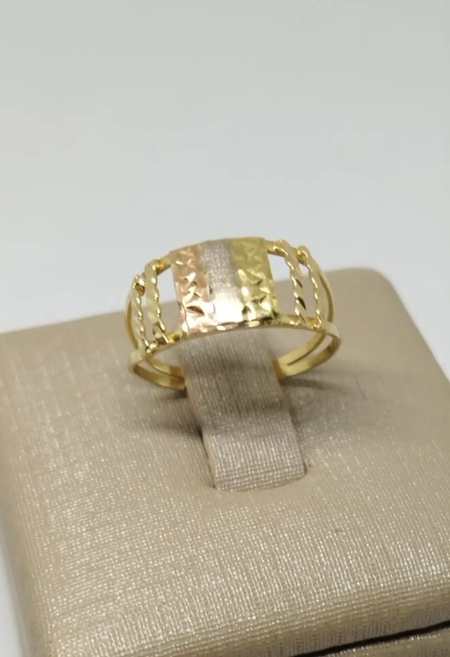 Anel Tres ouros 18k  aro 12,5 