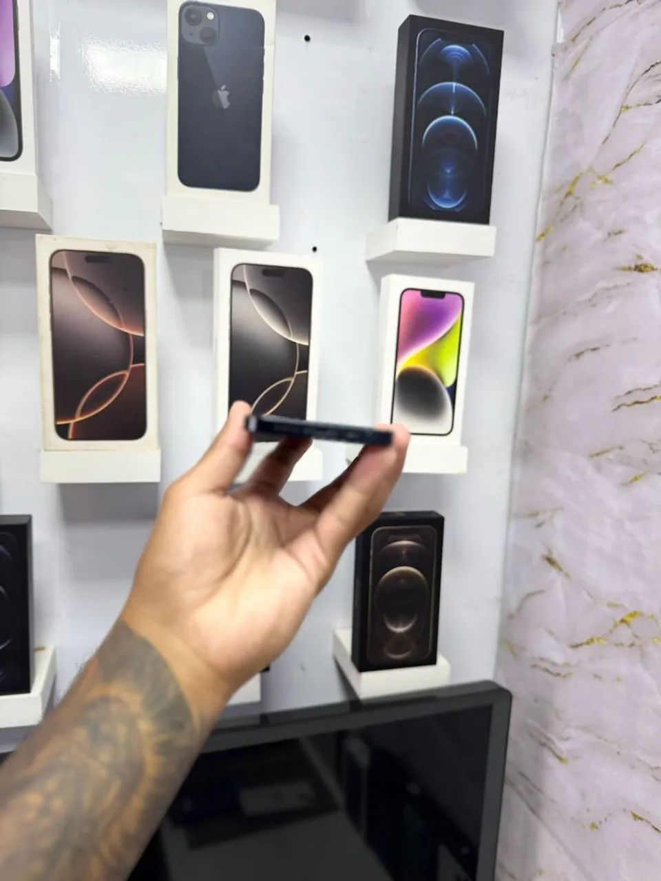 IPHONE 12 64GB PRETO<br>R$ 1.650,00 - Foto 3