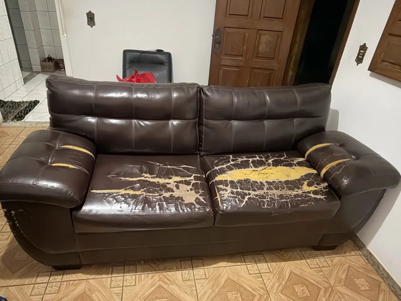 Conjunto 2 sofás de couro - Foto 3