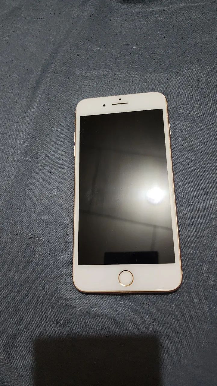 Iphone 8 Plus 64gb- 700 reais 