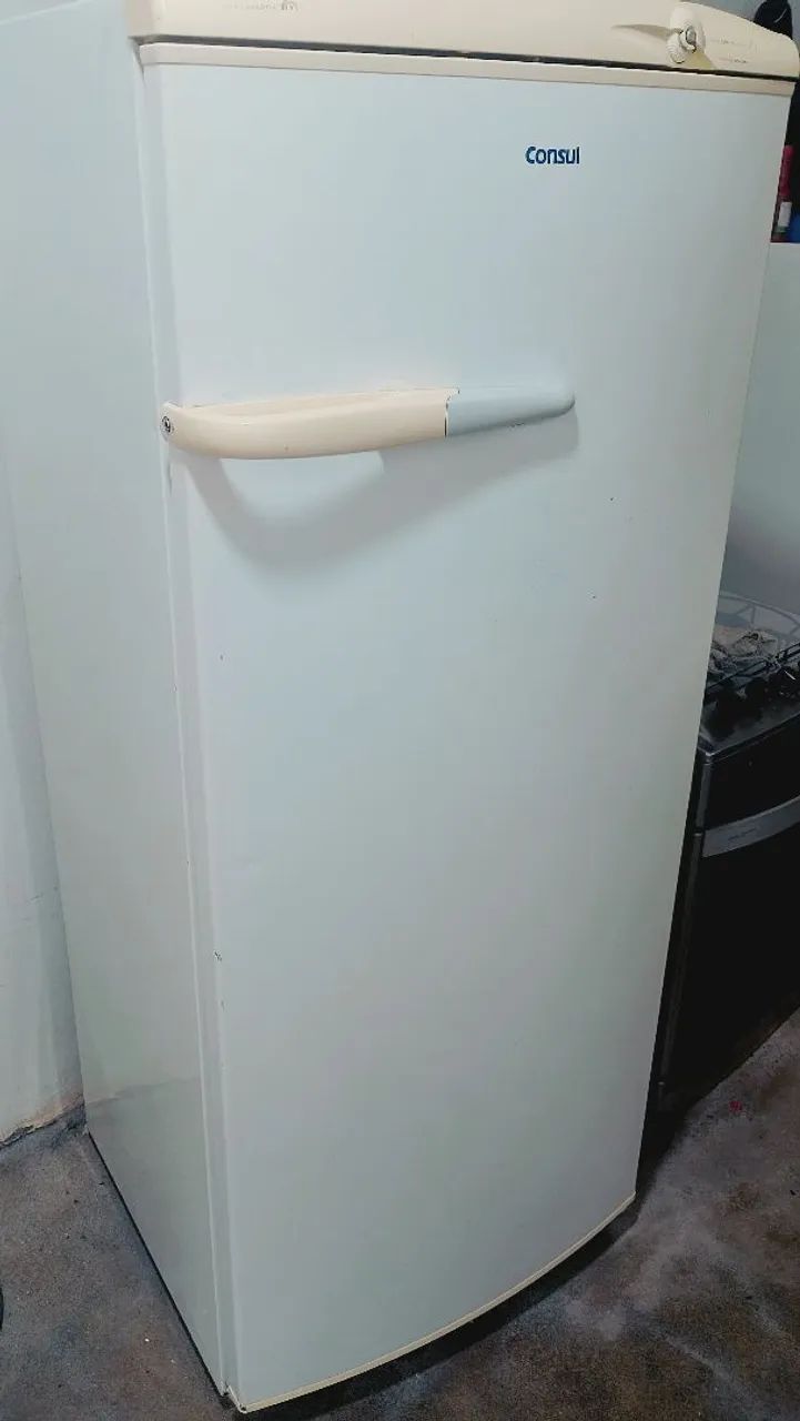 Geladeira cônsul funcionando perfeitamente bem e limpinha 