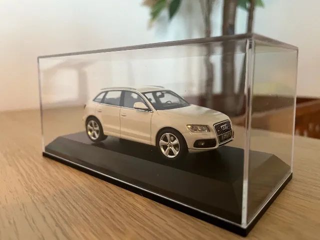 Miniatura Audi Q5 1.43 Branco. - Foto 3