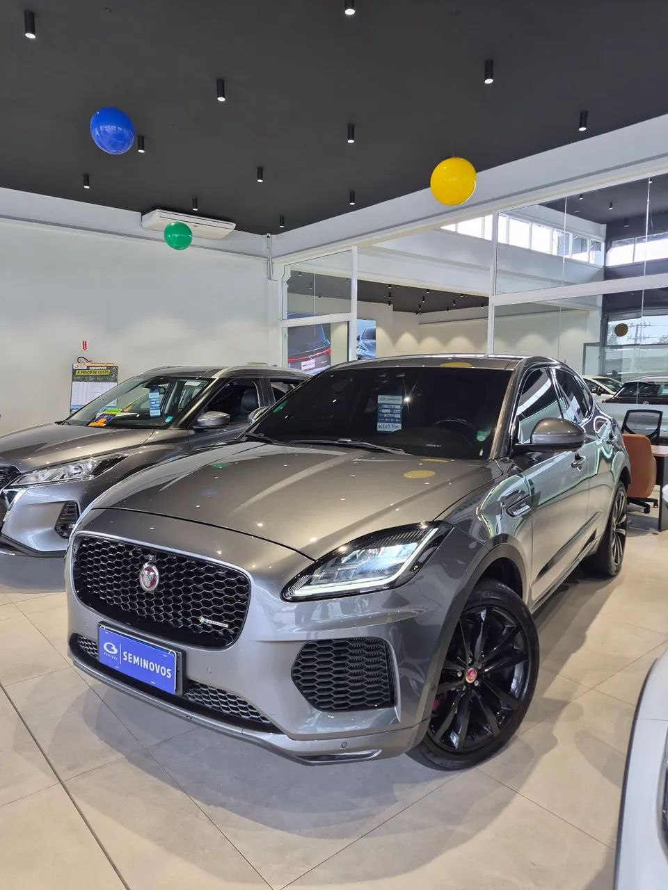 Jaguar E-Pace R-dynamic HSE 2.0 AWD 300cv Aut. 2018 - Foto 2