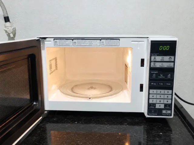 Micro-ondas Midea completo funcionando perfeitamente - Foto 2