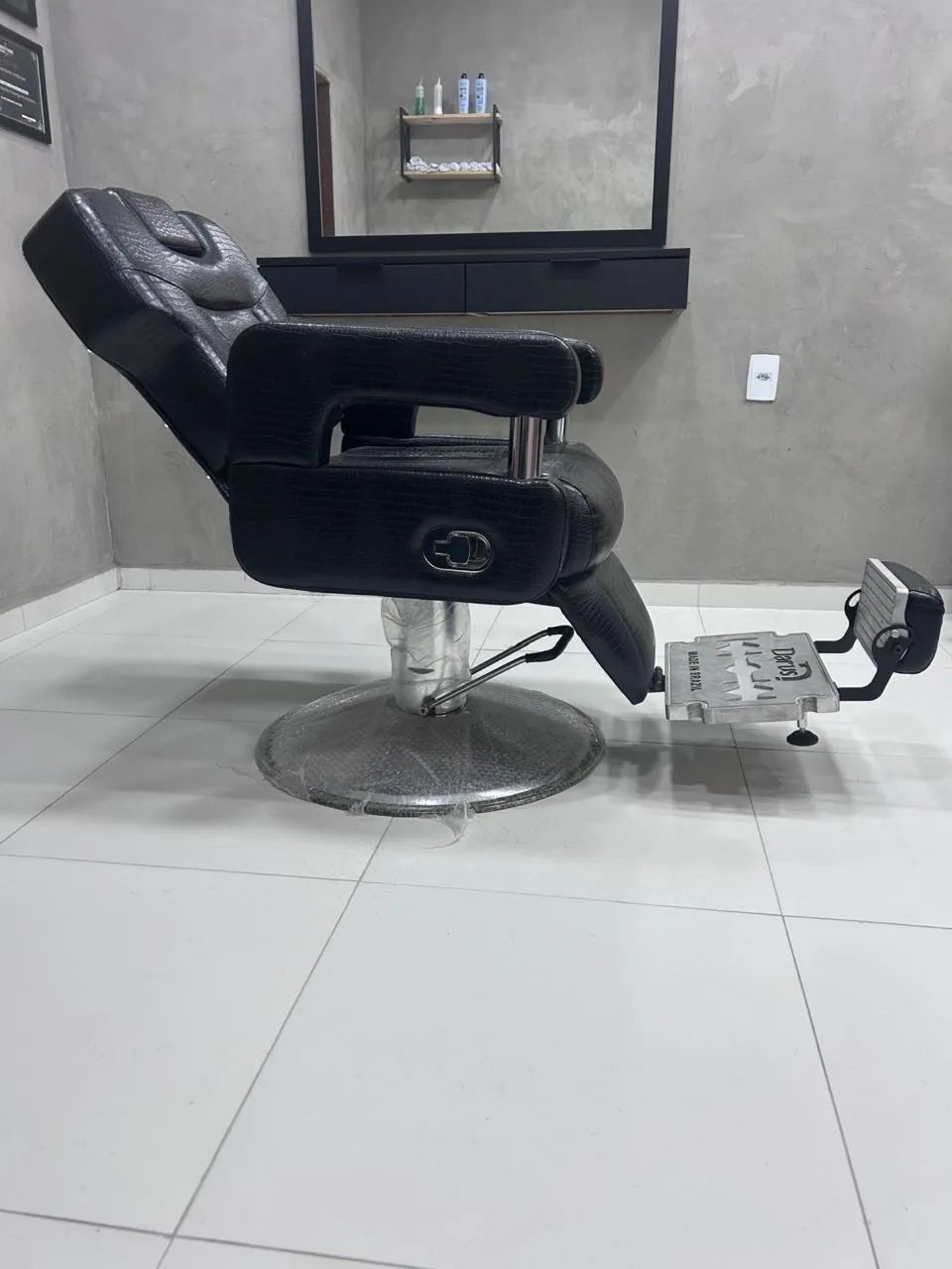 Vendo cadeira Darus nova nunca usada R$ 3000 - Foto 2