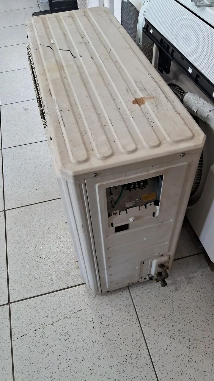 Condensadora Electrolux Inverter 18000Btus usada - Foto 4