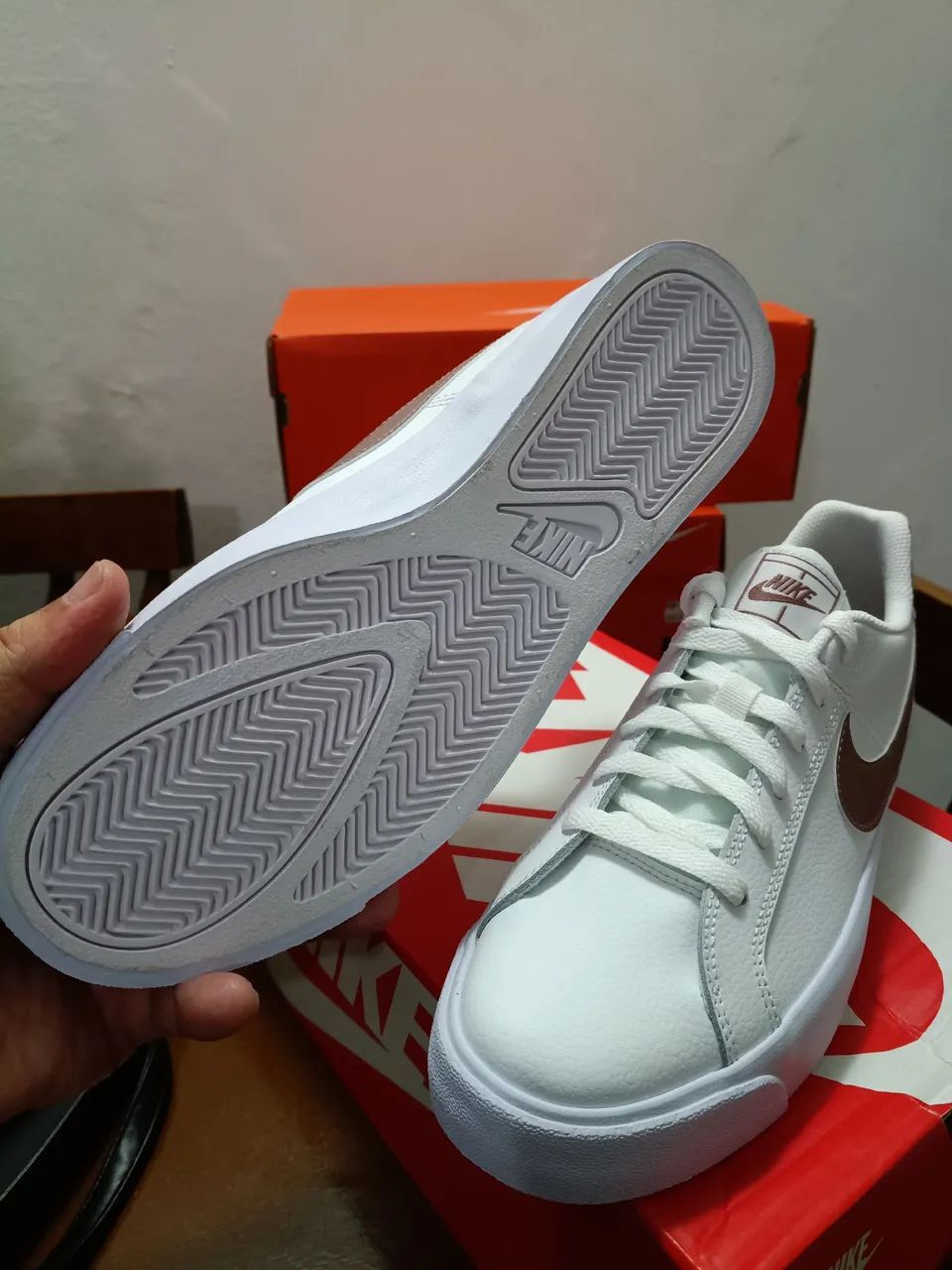 Tênis Nike original branco n° 40 novo na caixa - Foto 5