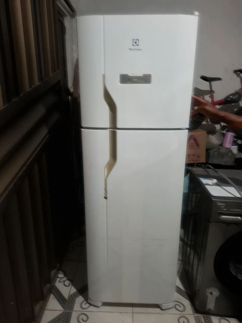  Geladeira Electrolux 371 litros