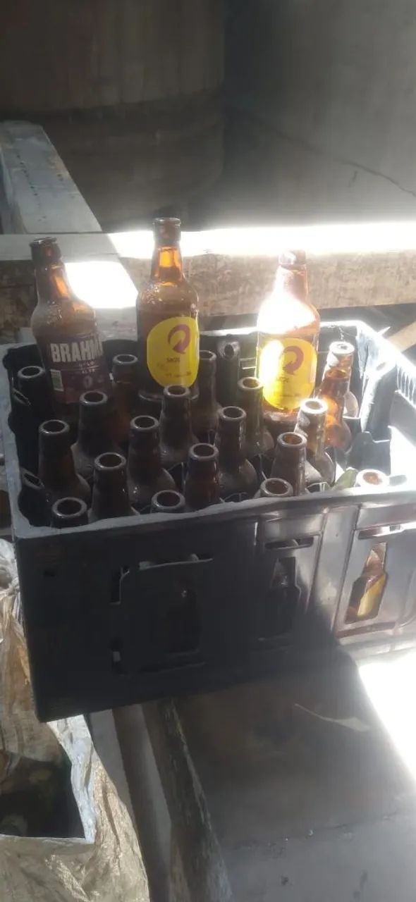 VENDE-SE GRADE FR CERVEJA COM GARRAFACDE 300ML