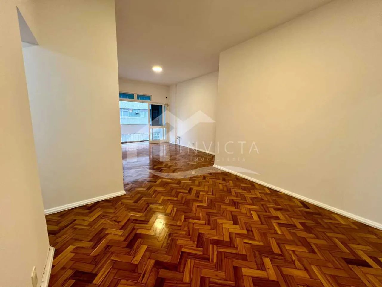 3 QUARTOS COM VAGA NO POSTO 5 - COPACABANA - Foto 2