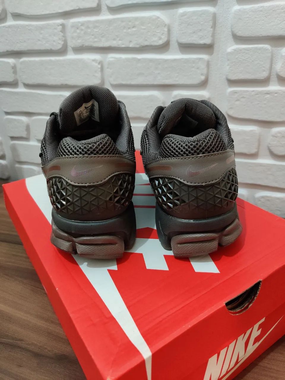 Tênis Nike Zoom Vomero 5 Cave Stone - Foto 3