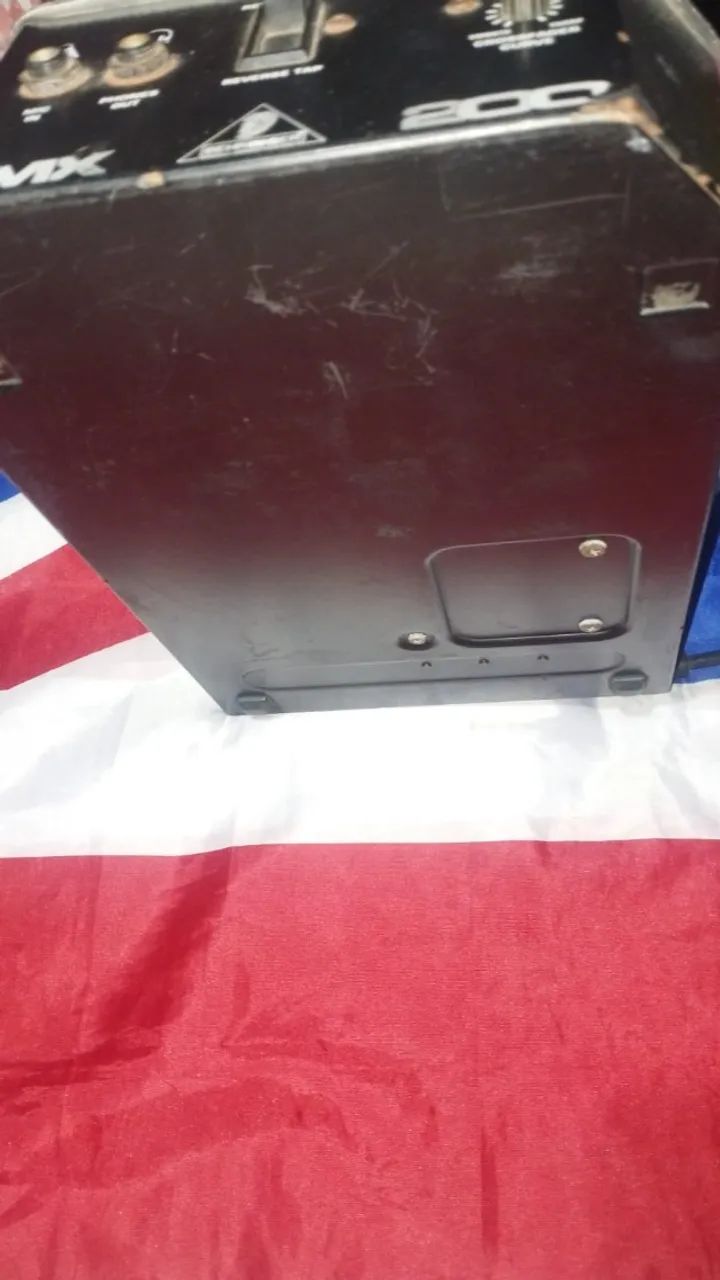 VENDE SE MESA DE SOM DA MARCA  BEHRINGER PRO MIX VMX 200 - Foto 5