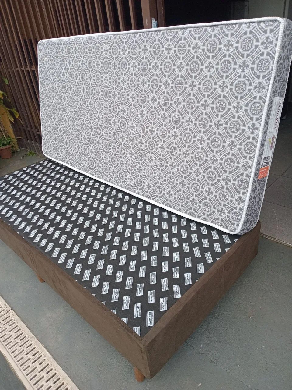 Cama box solteiro de Espuma D28,nova.(Entrego) - Foto 4