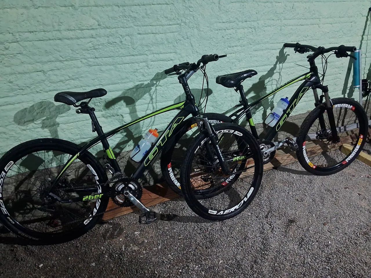 Vendo  02 bicicleta GTA ALUMÍNIO ARO 26