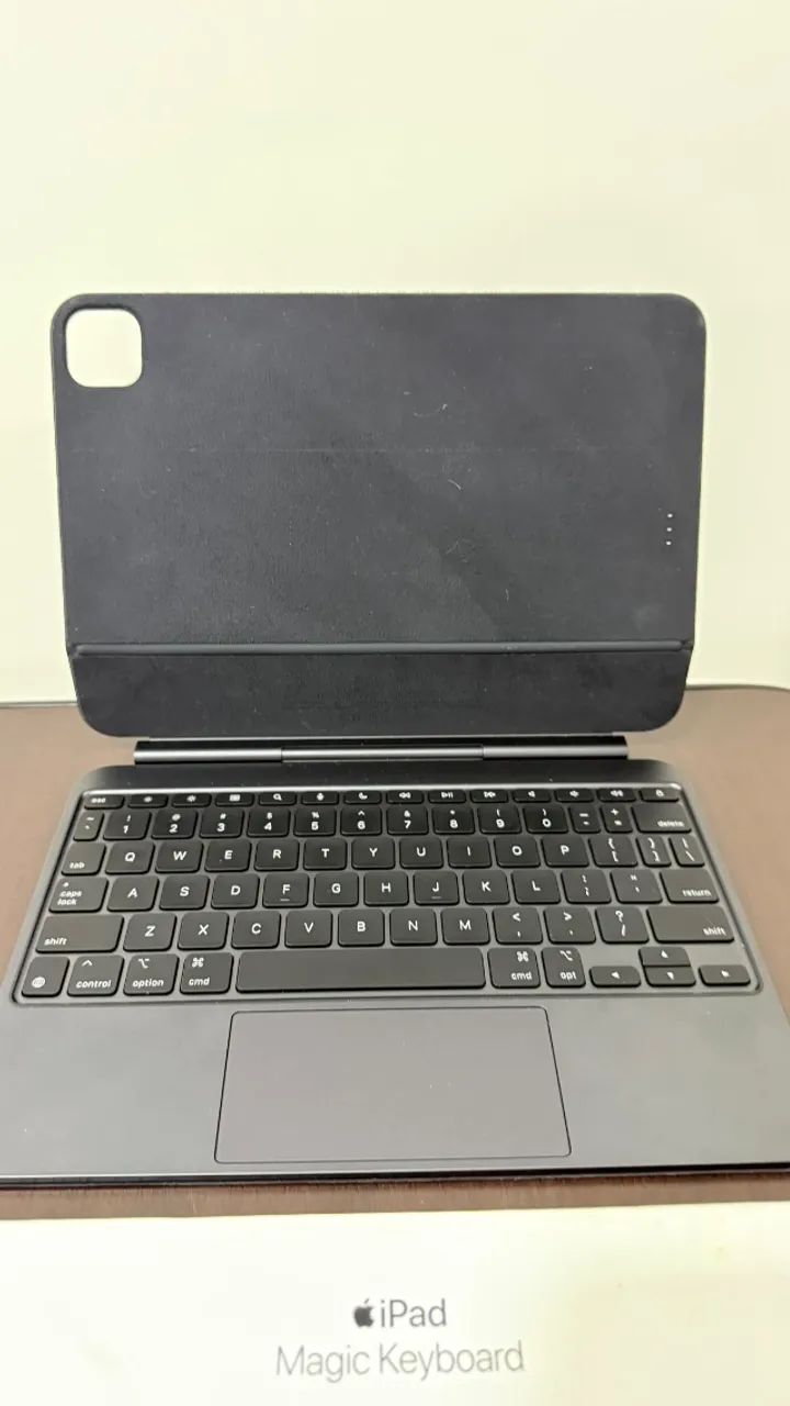 Apple Magic Keyboard para iPad - Teclado com Trackpad e Caixa Original