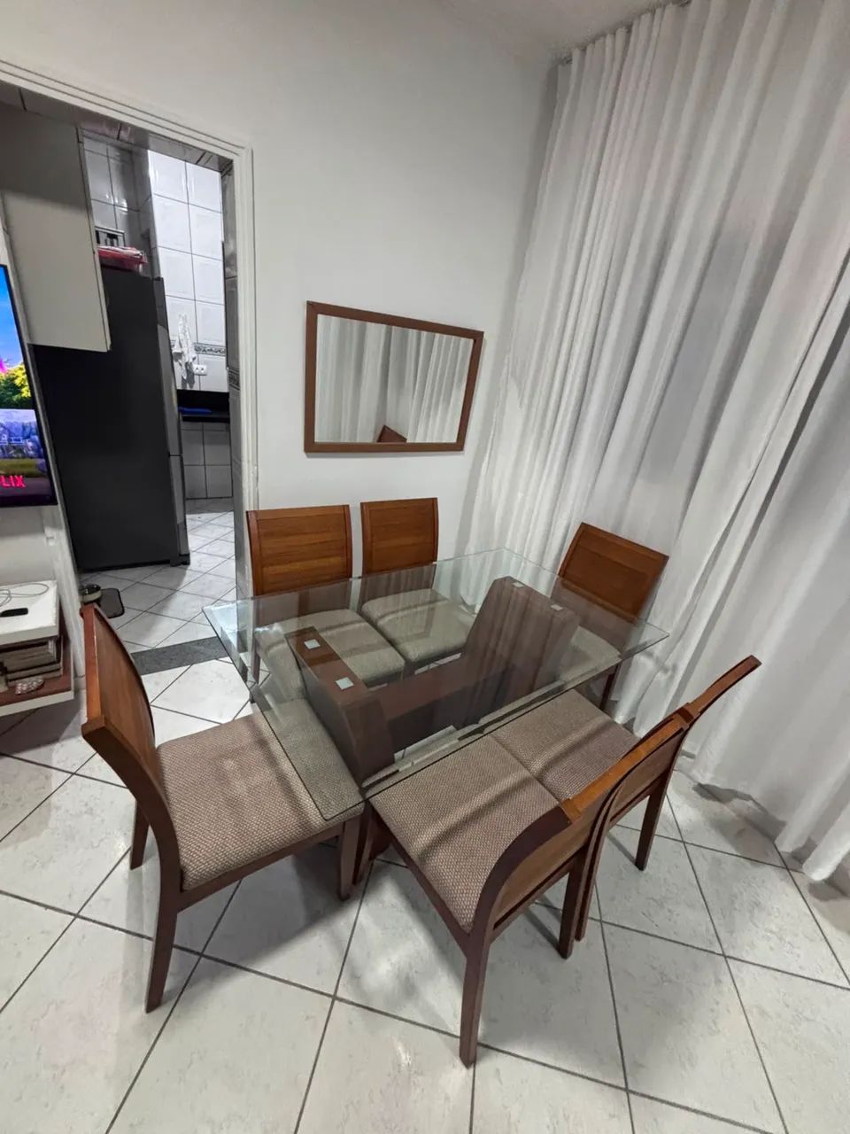 MESA 6 LUGARES, MADEIRA MACIÇA, VIDRO TEMPERADO - Foto 2