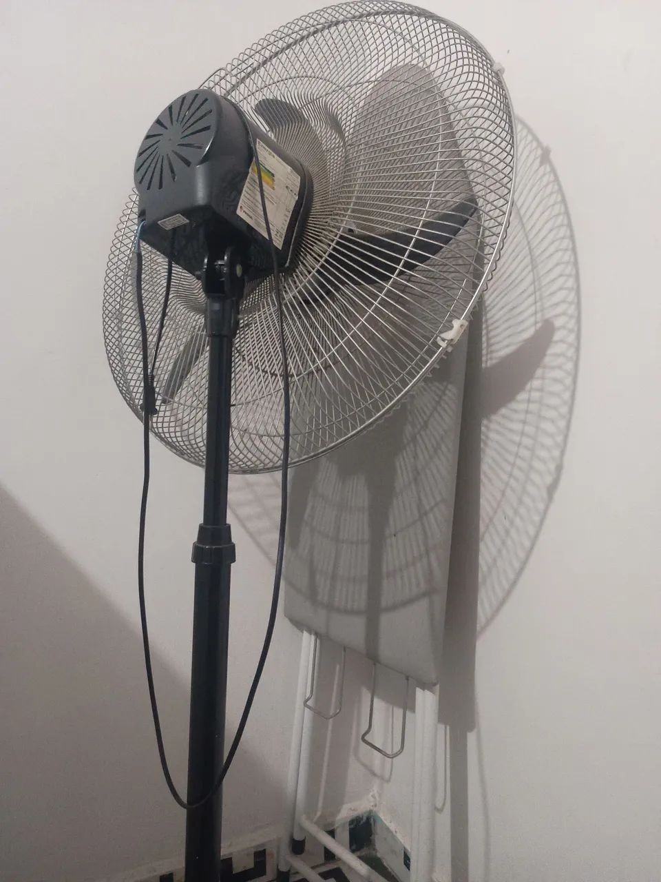 Vendo ventilador coluna ventisol 220v  - Foto 5
