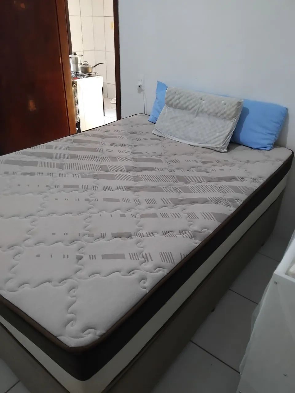 Vende-se cama de casal + baú  - Foto 3