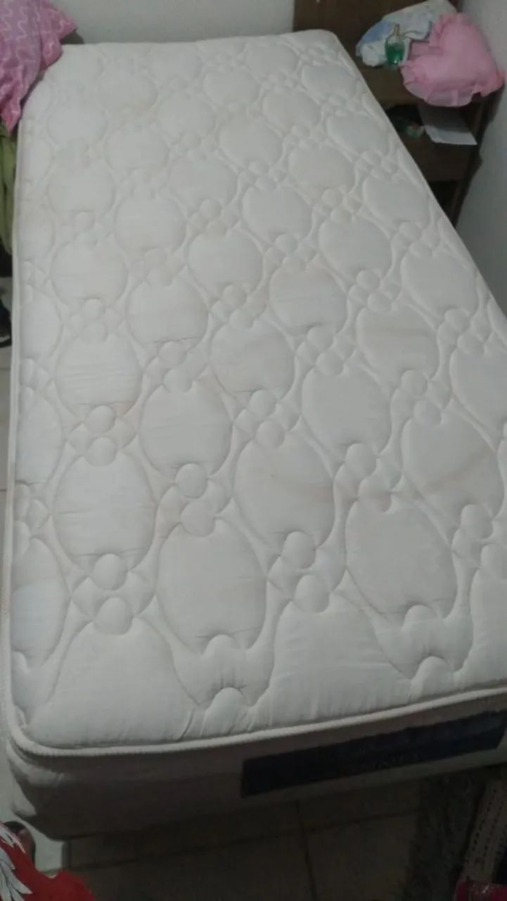 Cama de solteiro com bicama em baixo