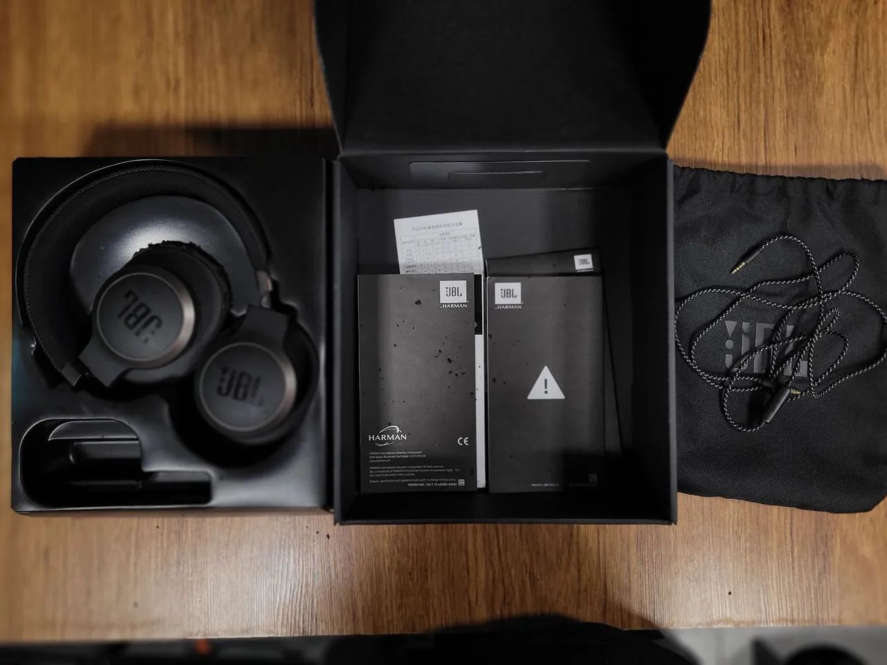 Fone de Ouvido Blutooth JBL Live 650BTNC com ANC - Foto 4