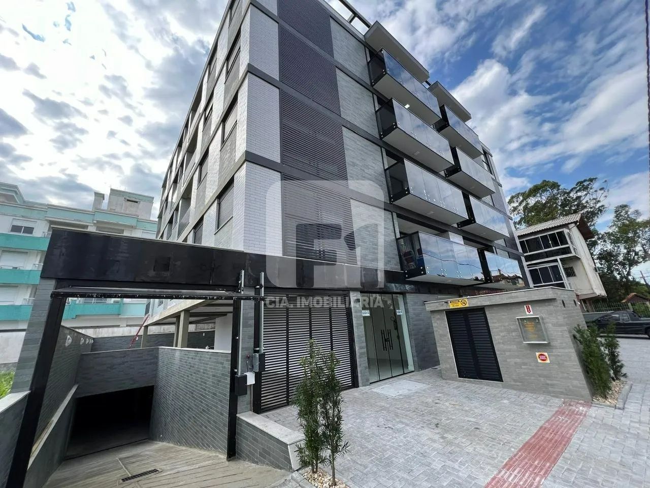 Apartamento de 2 dormitórios à venda Canasvieiras