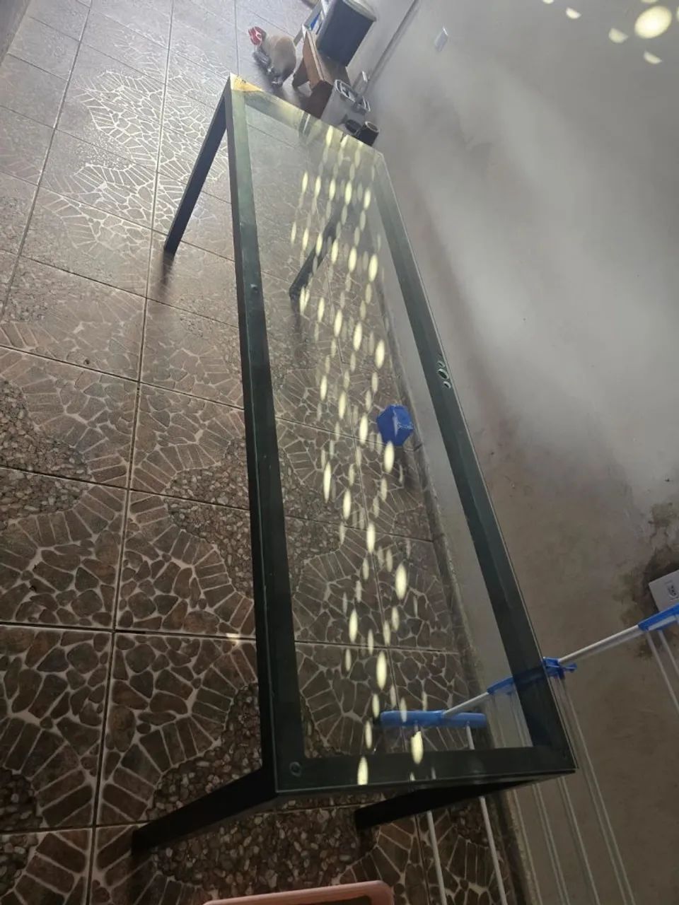 Mesa de vidro + 10 cadeiras