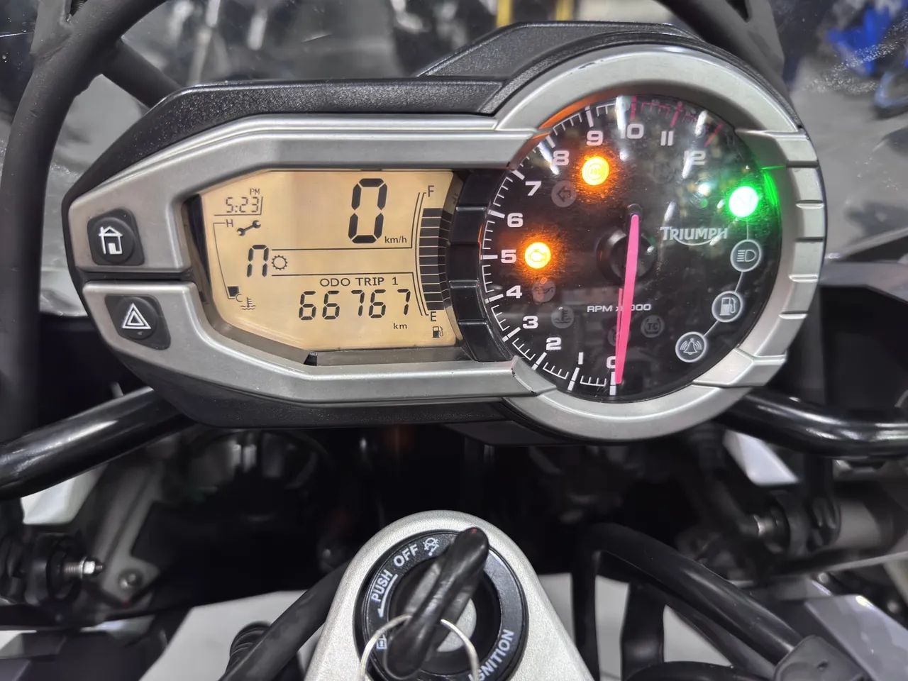 TRIUMPH TIGER 1200 EXPLORER - Foto 5