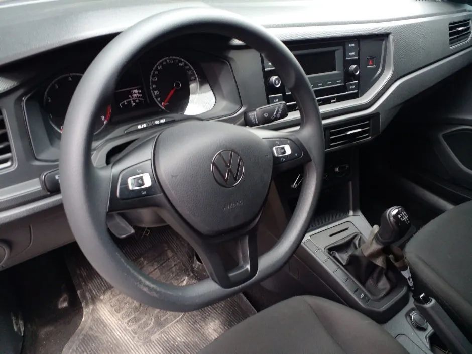 Volkswagen Polo Track 1.0 Flex 12V 5p, foto 7 de 9