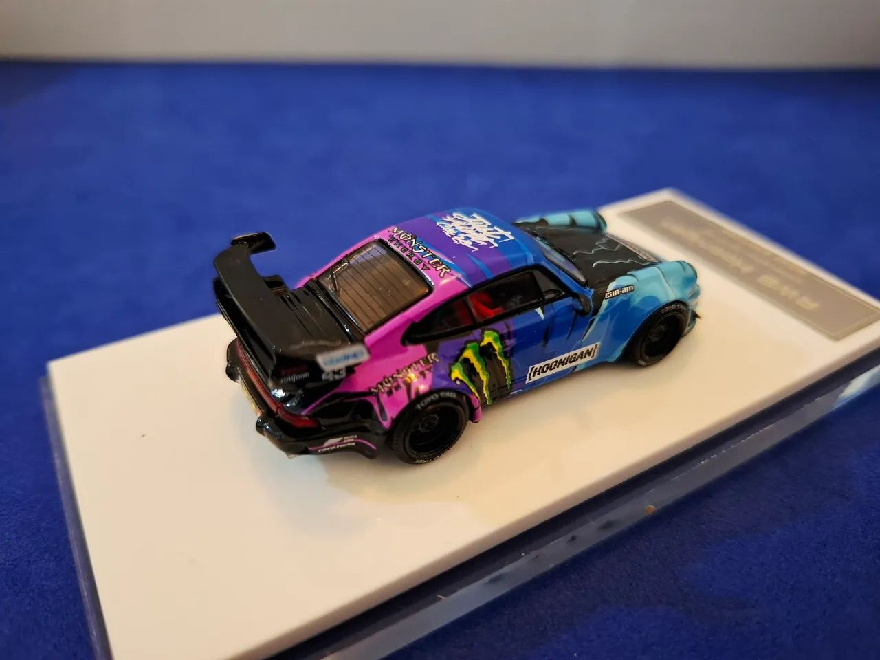 Miniatura Porsche RWB Hoonigan 1:64 - Foto 4